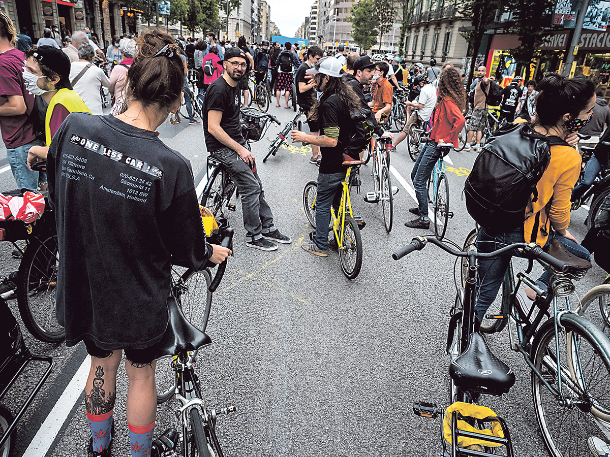 Quaranta anys movent-se en bici per Barcelona