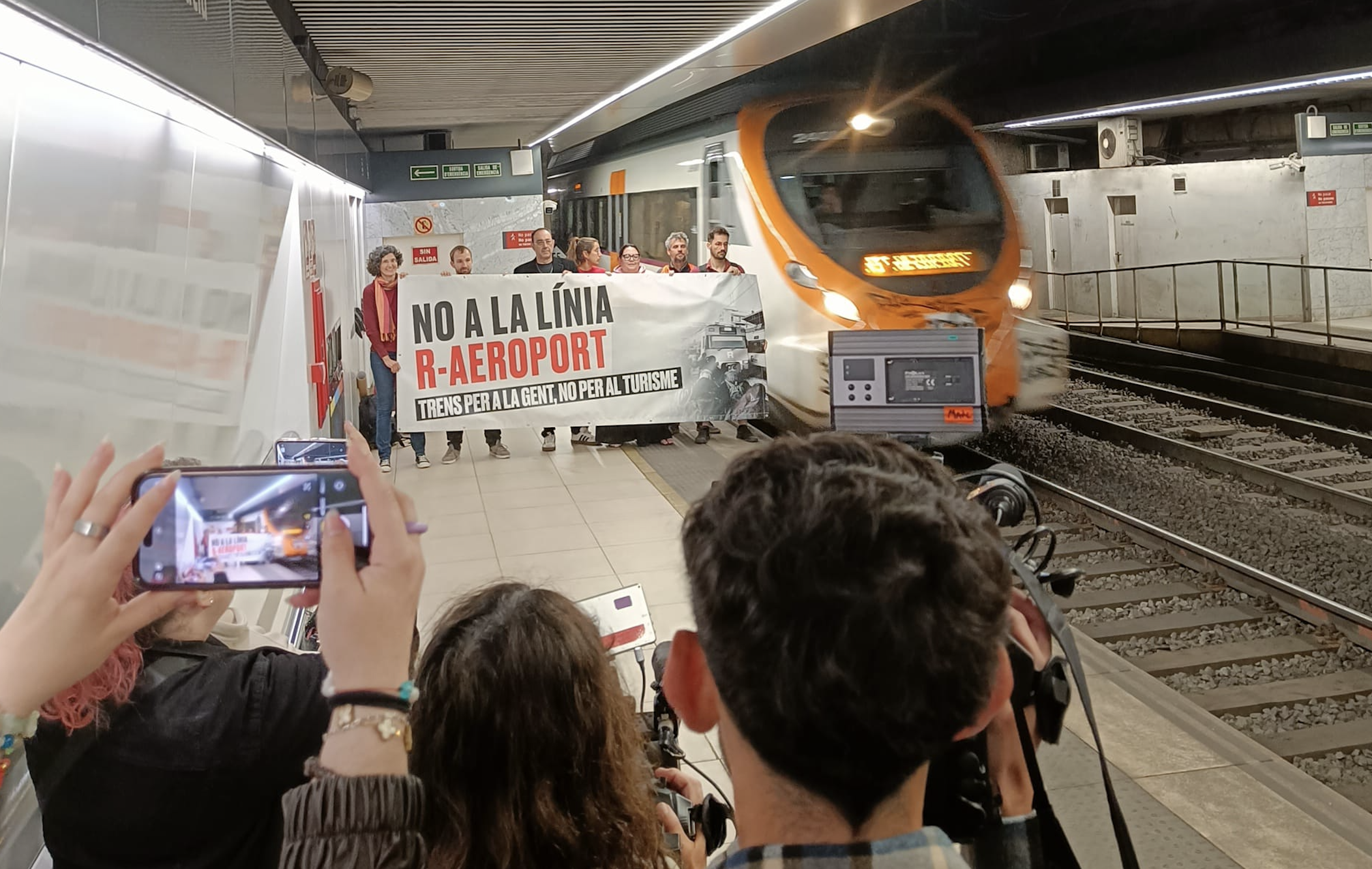 L’R-Aeroport, una línia per al turisme que perjudicarà encara més els usuaris de Rodalies